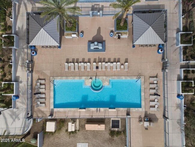 Building Photo - 945 E Playa Del Norte Dr