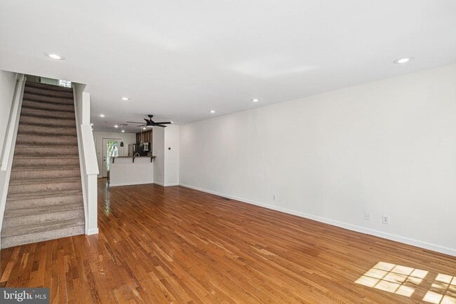 Building Photo - 396 Delmar St