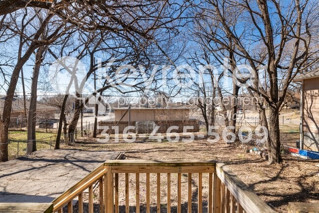 Building Photo - 1549 N Holyoke Ave