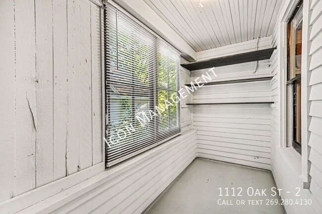 Building Photo - 1112 Oak St
