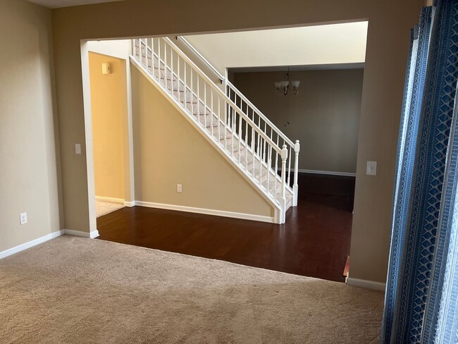 Building Photo - Spacious 4-Bedroom 2.5 Bath Gem in Avon, OH!