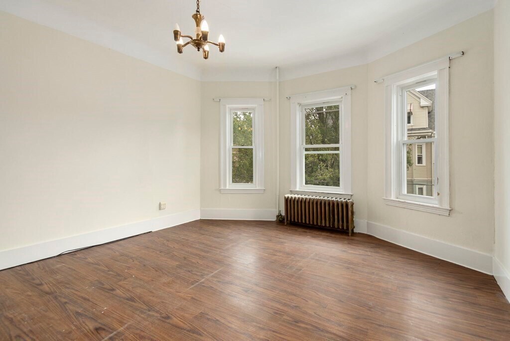 Building Photo - 86 Elm St