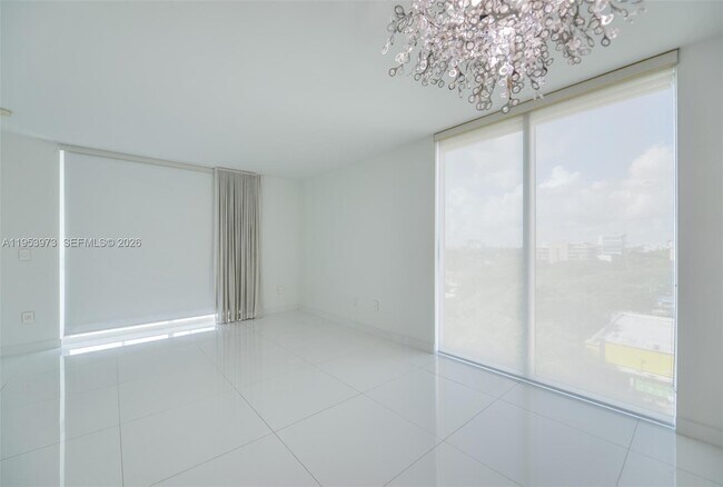 Building Photo - 1401 SW 22nd St