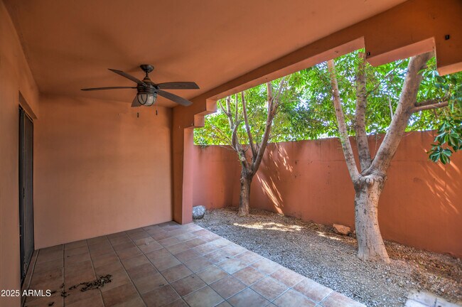 Building Photo - 4303 E Cactus Rd
