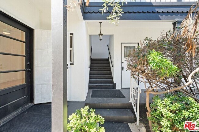 Building Photo - 4526 St Elmo Dr