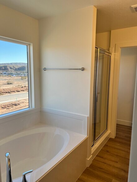 Building Photo - 499 S Stewart Creek Cv