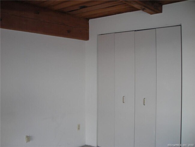 Building Photo - 68 Thermos Ave
