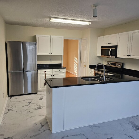 Building Photo - 205 Killian Green Dr