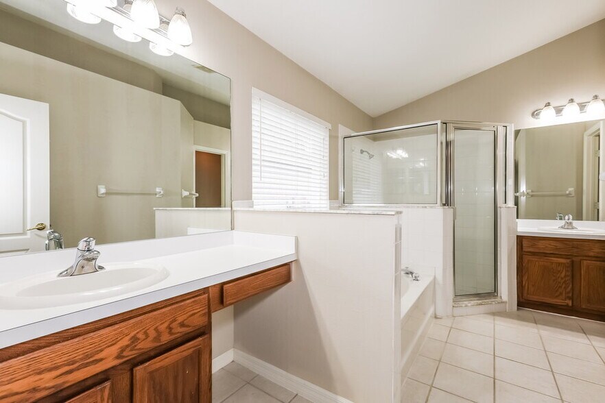Building Photo - 11113 Lake Lanier Dr