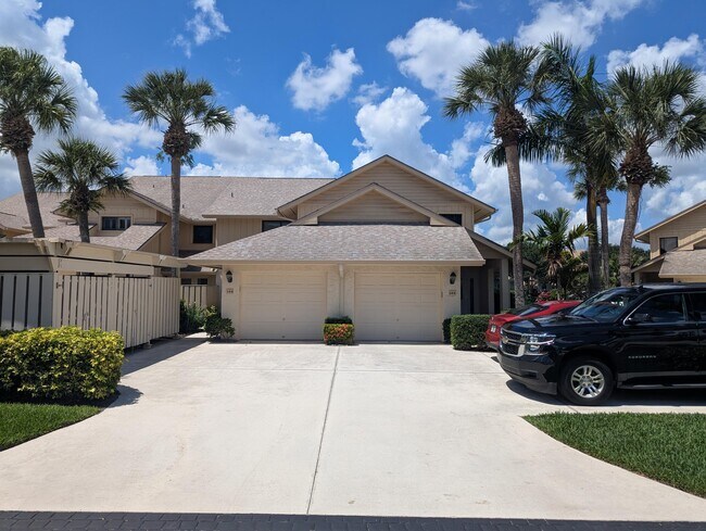 Building Photo - 16941 Waterbend Dr