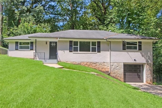 Building Photo - 2926 Monterey Dr