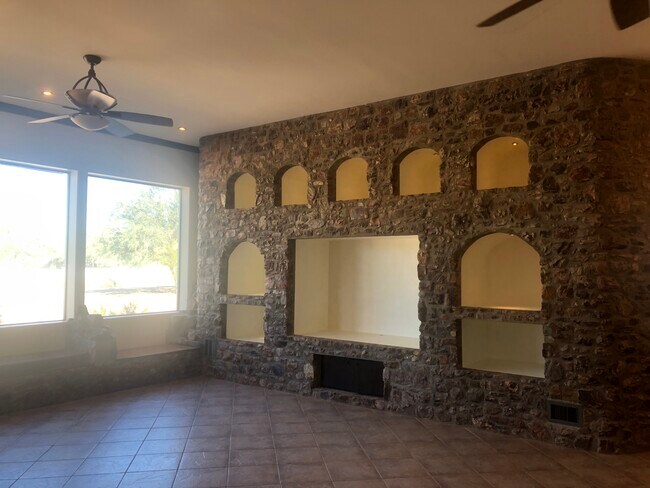 Building Photo - 35030 N 51st St