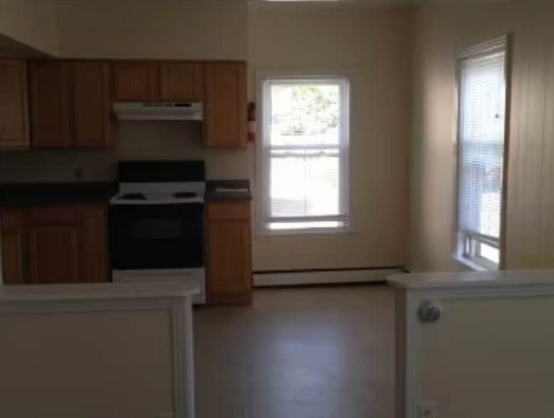 Building Photo - 84 N Willard St