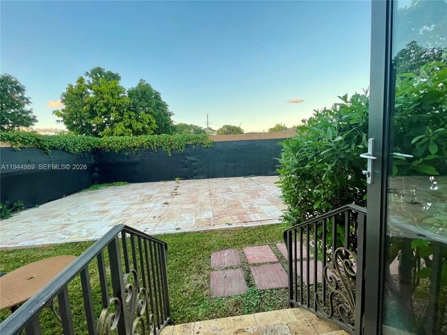 Building Photo - 3069 SW 21st St