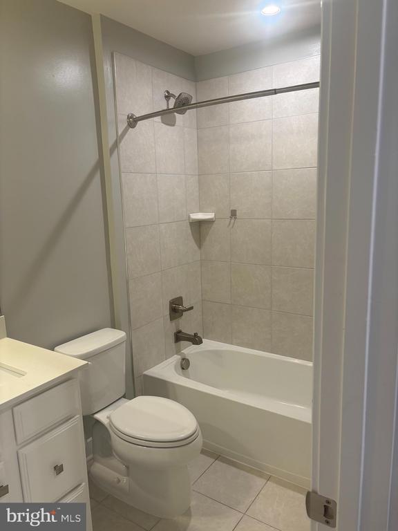 Building Photo - 10050 American Pharoah Ln