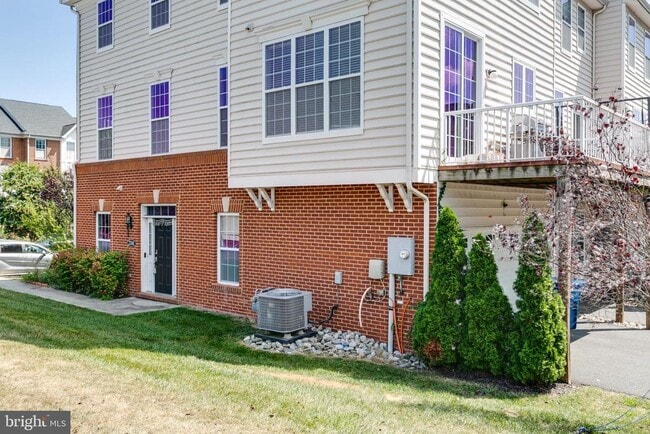 Building Photo - 23141 Flora Mure Dr