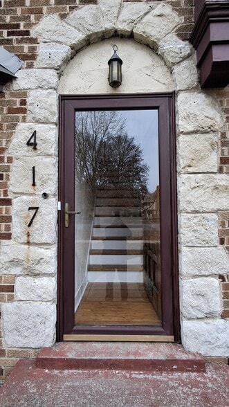 Building Photo - 417 E Meyer Blvd