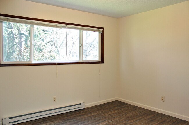 Building Photo - 2002-2012 NE 22nd Ave