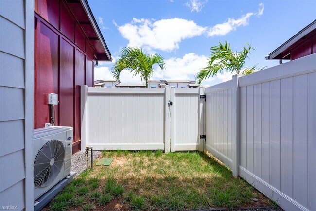 Building Photo - 3 br, 3.5 bath Townhome - 91-3575 Iwikuamo...