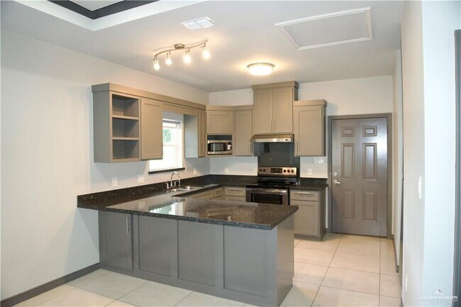 Building Photo - 16 Teague Ave