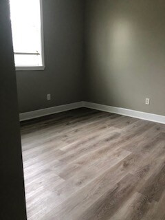 Building Photo - 4923 Eastview Dr