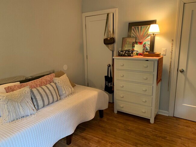 Building Photo - 1111 Washington Ct