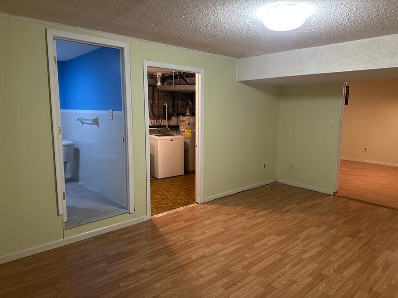 Building Photo - 209 Maple Hill Dr