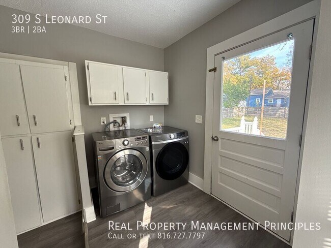 Building Photo - 309 S Leonard St