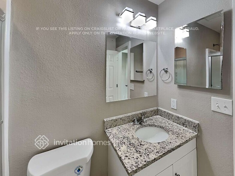 Building Photo - 10523 Hyacinth Pl