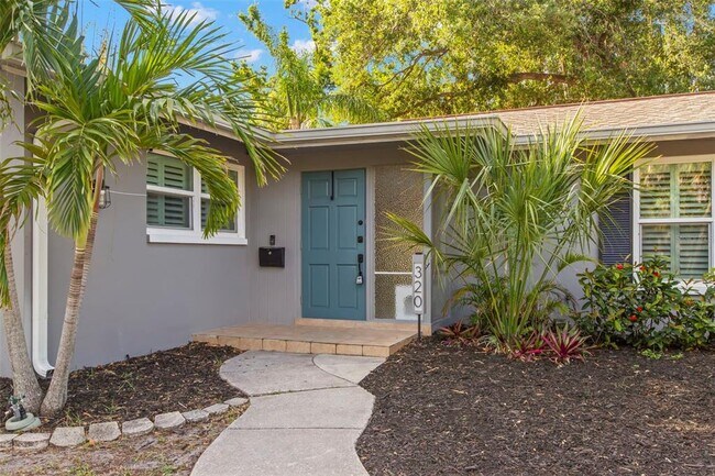 Building Photo - 320 Lake Maggiore Blvd S