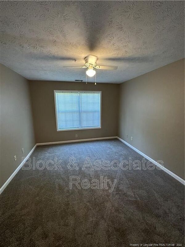 Building Photo - 233 Waterdown Dr