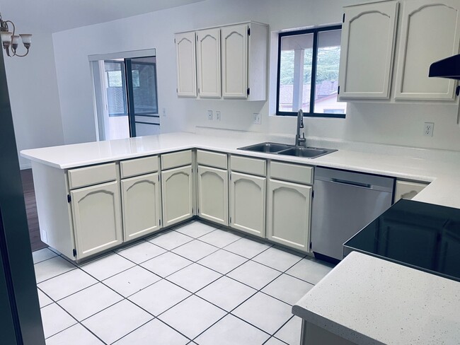 Building Photo - HOUSE - RED ROCK VIEWS - VILLAGE OF OAK CREEK