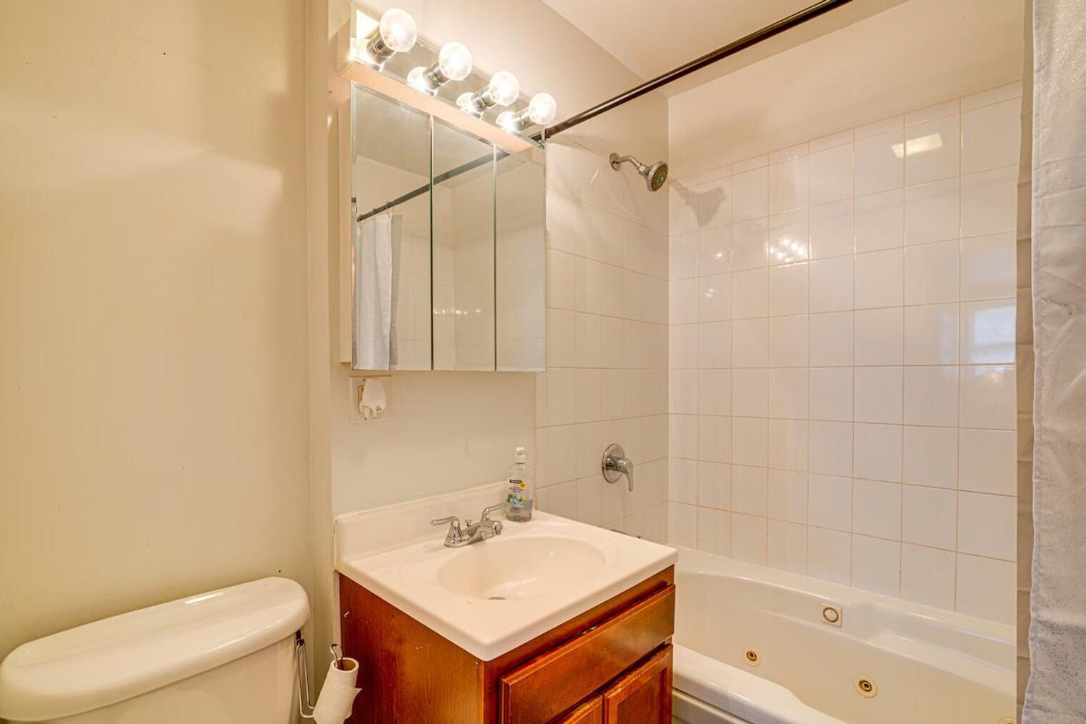 Building Photo - 6210 S Evans Ave