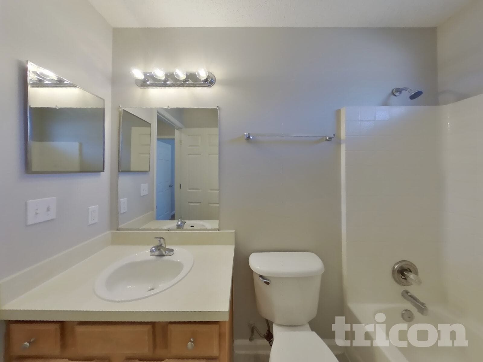 Building Photo - 3951 Hideaway Lane