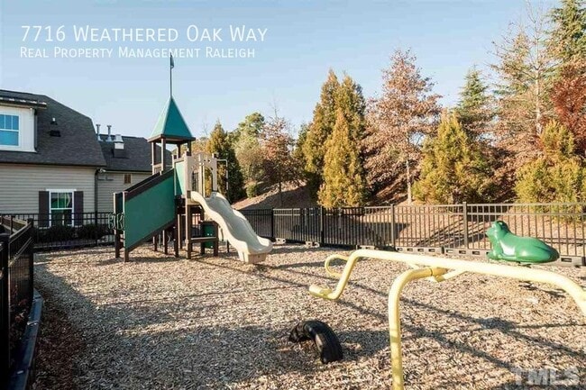 Building Photo - 7716 Weathered Oak Way