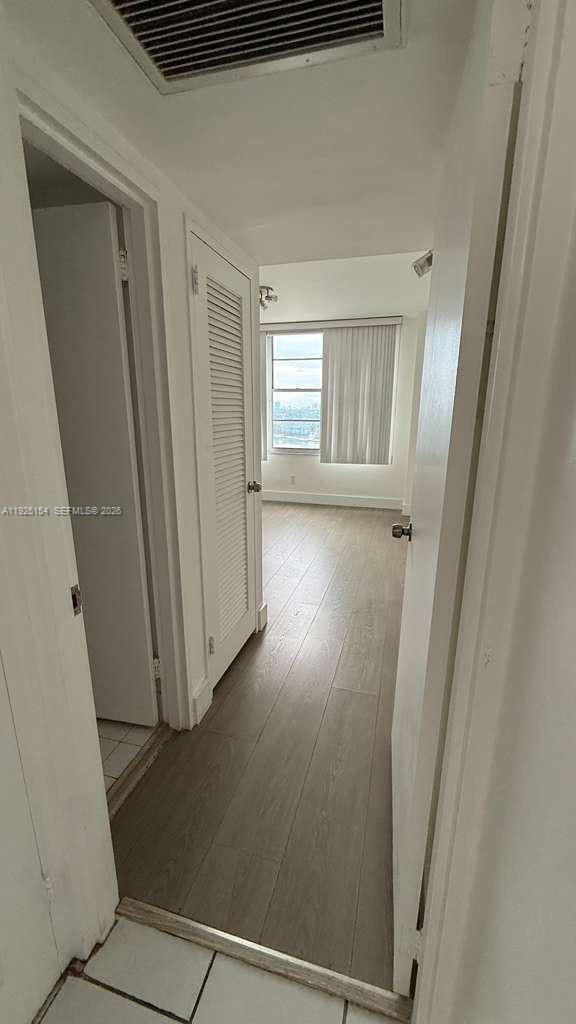 Building Photo - 5161 Collins Ave