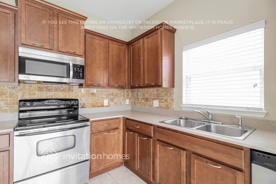Building Photo - 13161 Sapphire Falls Ln