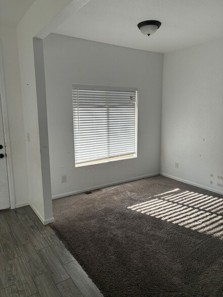 Building Photo - 18955 E Robins Pl