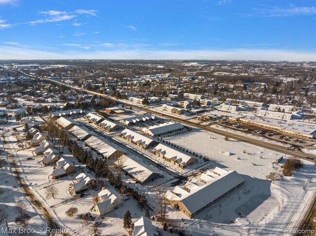 Building Photo - 1521 Tribute Dr