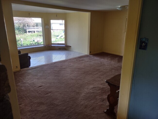 Building Photo - Nana's House