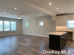 Building Photo - 840 Montauk Hwy