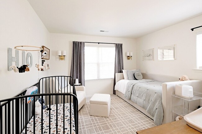 Building Photo - End-Unit Forest Lakes North Townhome
