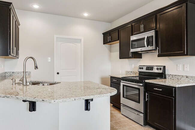 Building Photo - 18322 Sunset Park Dr