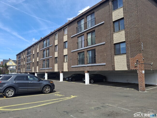 Building Photo - 393 Laurel Ave