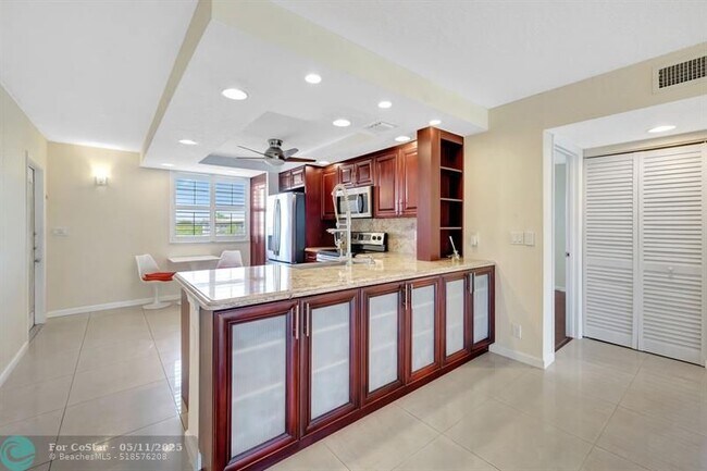 Building Photo - 1805 Eleuthera Point