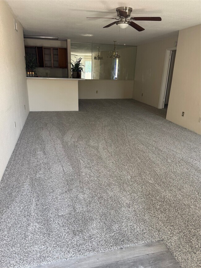 Building Photo - 10821 Braes Bend Dr