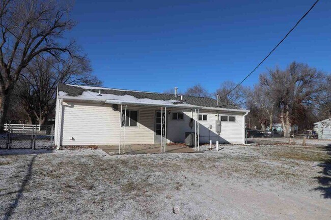 Building Photo - Charming 3 bedroom home on Corner Lot!