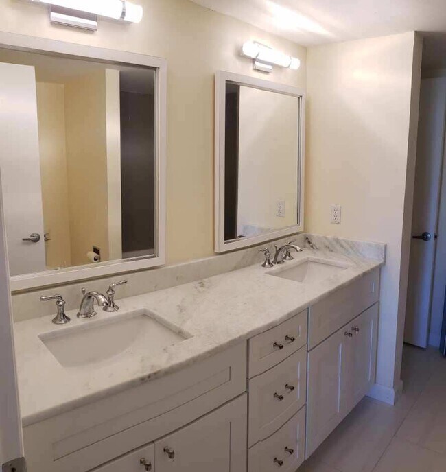 Building Photo - 4250 Steamboat Bnd