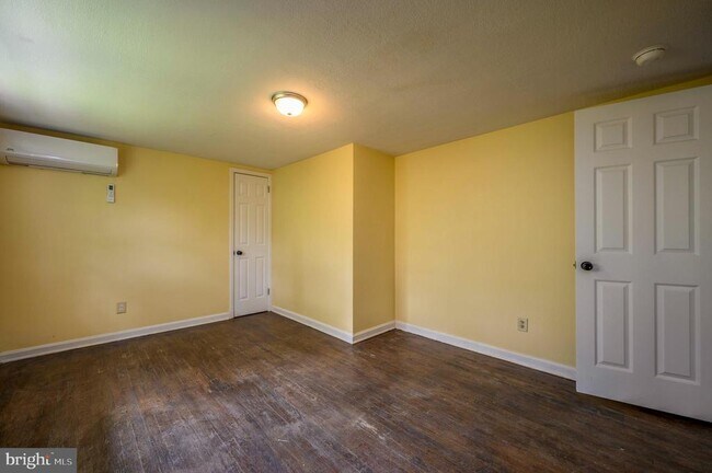 Building Photo - 6007 Bradley Ln