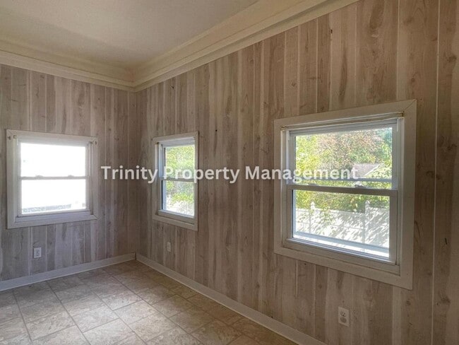 Building Photo - 132 Winding Way